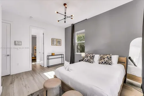 1522 NE 17th Way Fort Lauderdale FL 33304