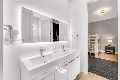 1522 NE 17th Way Fort Lauderdale FL 33304