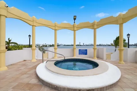 7601 E Treasure Drive North Bay Village FL 33141