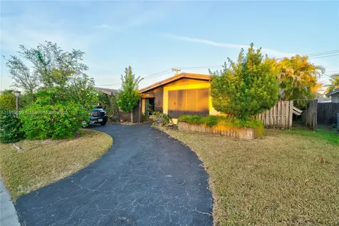 20605 NE 19th Court Miami FL 33179