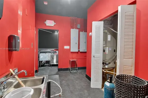 1218 Washington Avenue Miami Beach FL 33139