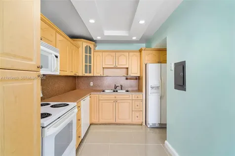 2025 NE 164th Street North Miami Beach FL 33162