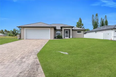1301 Dorothy Avenue N Lehigh Acres FL 33971