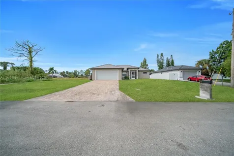 1301 Dorothy Avenue N Lehigh Acres FL 33971