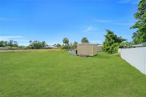 1301 Dorothy Avenue N Lehigh Acres FL 33971