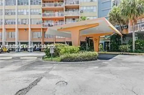 2025 NE 164th Street North Miami Beach FL 33162