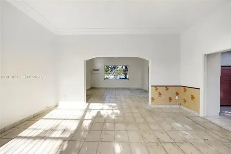 297 Eucalyptus Drive Hialeah FL 33010