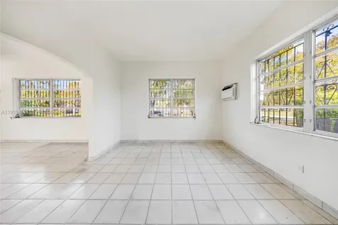 297 Eucalyptus Drive Hialeah FL 33010