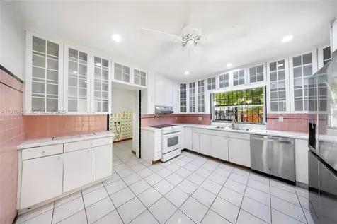 297 Eucalyptus Drive Hialeah FL 33010