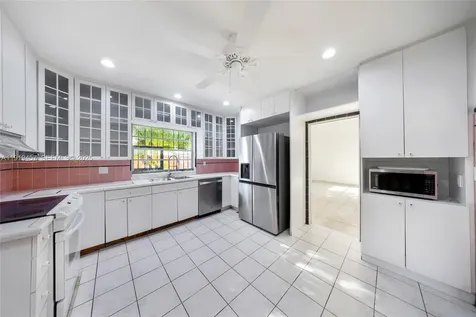 297 Eucalyptus Drive Hialeah FL 33010