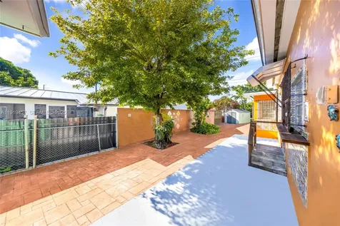 297 Eucalyptus Drive Hialeah FL 33010