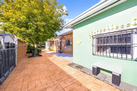 297 Eucalyptus Drive Hialeah FL 33010
