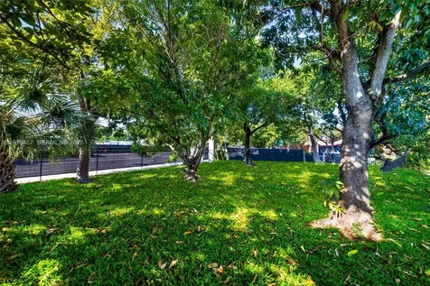 297 Eucalyptus Drive Hialeah FL 33010