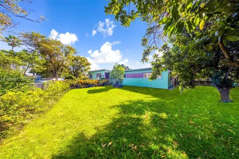 297 Eucalyptus Drive Hialeah FL 33010