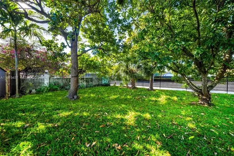 297 Eucalyptus Drive Hialeah FL 33010