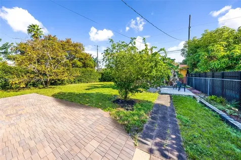 297 Eucalyptus Drive Hialeah FL 33010
