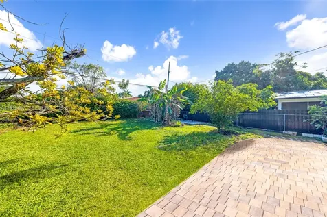 297 Eucalyptus Drive Hialeah FL 33010