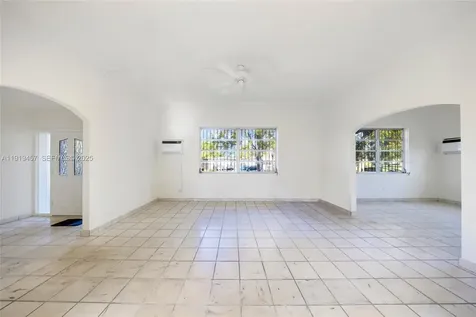 297 Eucalyptus Drive Hialeah FL 33010
