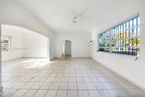 297 Eucalyptus Drive Hialeah FL 33010