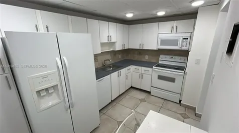 3375 N Country Club Drive Aventura FL 33180