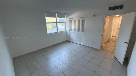 3375 N Country Club Drive Aventura FL 33180