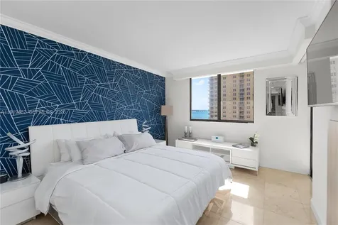 520 Brickell Key Drive Miami FL 33131