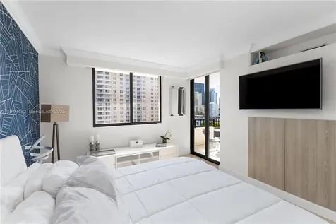 520 Brickell Key Drive Miami FL 33131