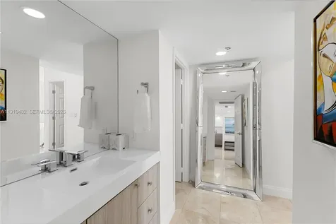 520 Brickell Key Drive Miami FL 33131