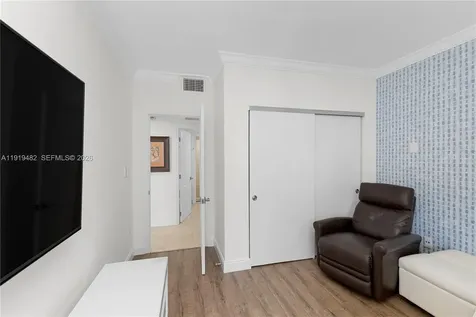 520 Brickell Key Drive Miami FL 33131
