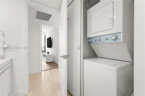 520 Brickell Key Drive Miami FL 33131