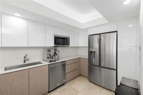 520 Brickell Key Drive Miami FL 33131
