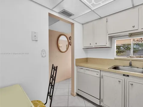 5102 NW 36th Street Lauderdale Lakes FL 33319