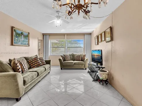 5102 NW 36th Street Lauderdale Lakes FL 33319