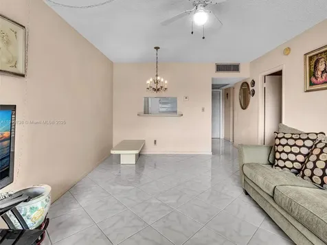 5102 NW 36th Street Lauderdale Lakes FL 33319