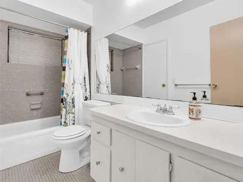 5102 NW 36th Street Lauderdale Lakes FL 33319