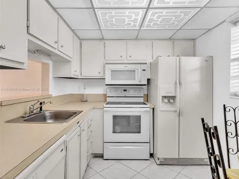 5102 NW 36th Street Lauderdale Lakes FL 33319
