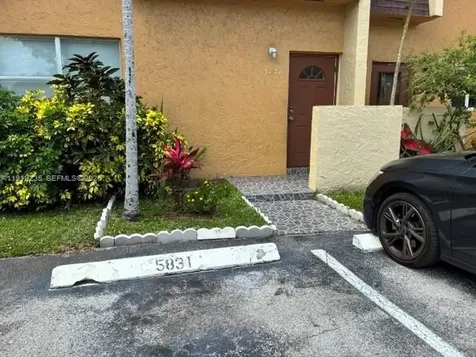 5831 Blueberry Court Lauderhill FL 33313