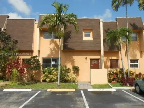 5831 Blueberry Court Lauderhill FL 33313