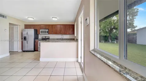 592 NE 150th Street Miami FL 33161