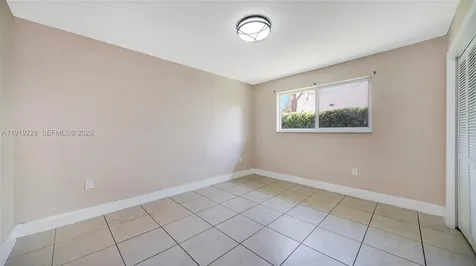 592 NE 150th Street Miami FL 33161