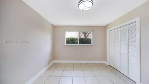 592 NE 150th Street Miami FL 33161