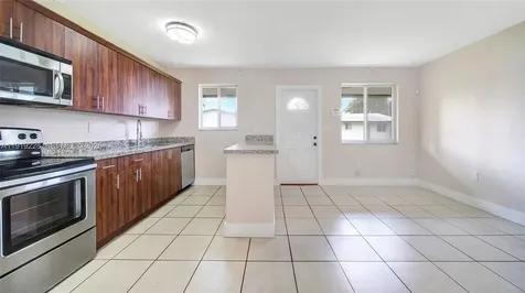 592 NE 150th Street Miami FL 33161