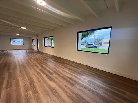 4301 NW 72nd Avenue Miami FL 33166