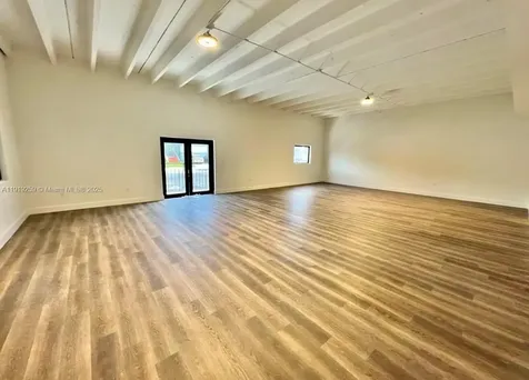4301 NW 72nd Avenue Miami FL 33166