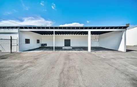 4301 NW 72nd Avenue Miami FL 33166