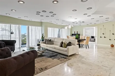 1800 NE 114th Street Miami FL 33181