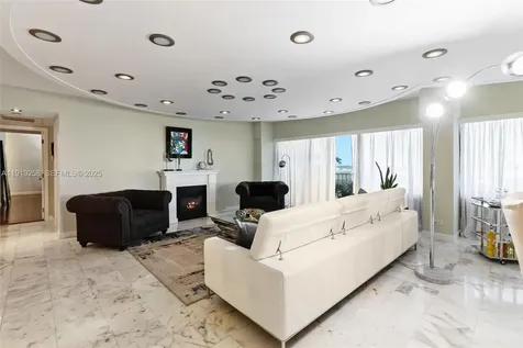 1800 NE 114th Street Miami FL 33181