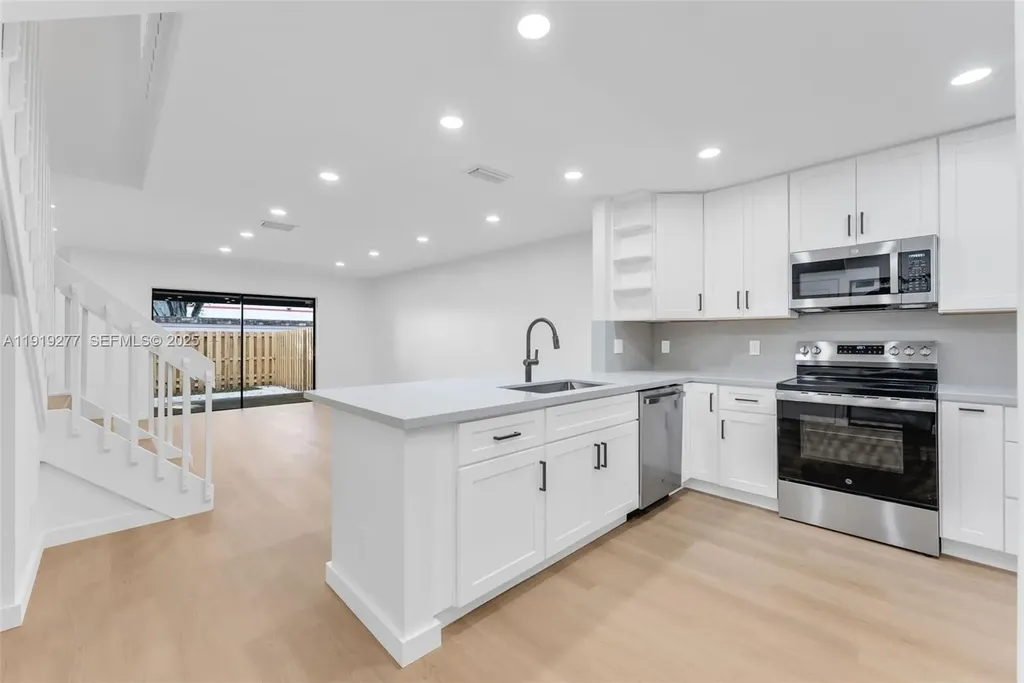 10512 NW 3rd Street Pembroke Pines FL 33026