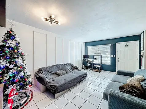 9825 NW 37th Street Sunrise FL 33351