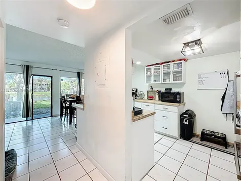 9825 NW 37th Street Sunrise FL 33351